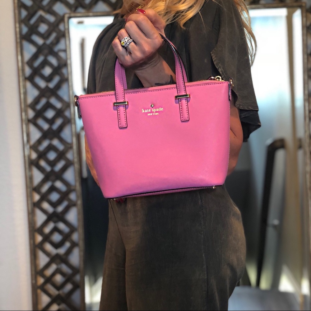Adorable Kate Spade pink tote 👛